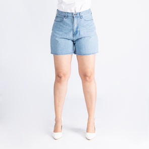 RRJ Ladies' Basic Denim Mid Waist Short Trendy fashion Mom Boy Friend Short Casual Bottoms Light Shade Denim Short for Women's 150813 (Light Shade)